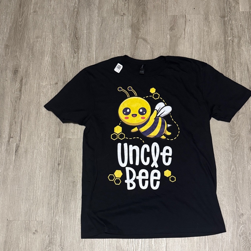 ***2/$15*** Black T-Shirt with Cute Bee Graphic